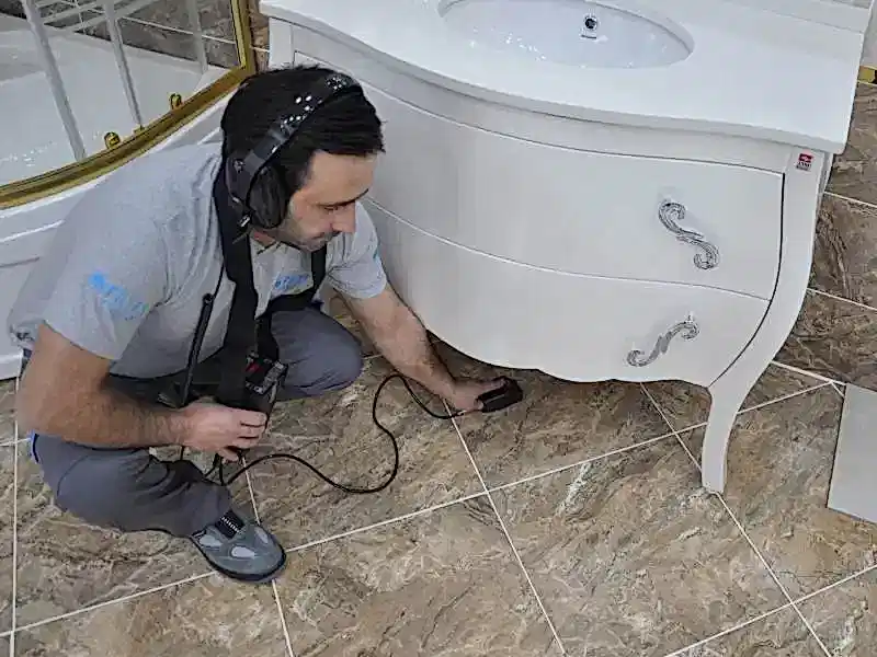 Esenler su kaçağı tespiti servisi olarak İstanbul ve çevre illerde 7/24 su kaçağı tespiti hizmeti vermekteyiz. Ev ve iş yerlerinde herhangi bir sebeple oluşan su kaçaklarını özel dinleme cihazları ve termal kameralar gibi teknolojik cihazlar ile noktasal olarak buluyoruz. Belirlenen sorun aynı gün 2 yıl garantili olarak firmamız tarafından tamir edilmektedir.